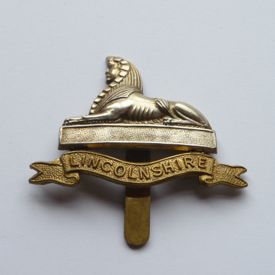 WW2 Lincolnshire Regiment Bi Metal Cap Badge